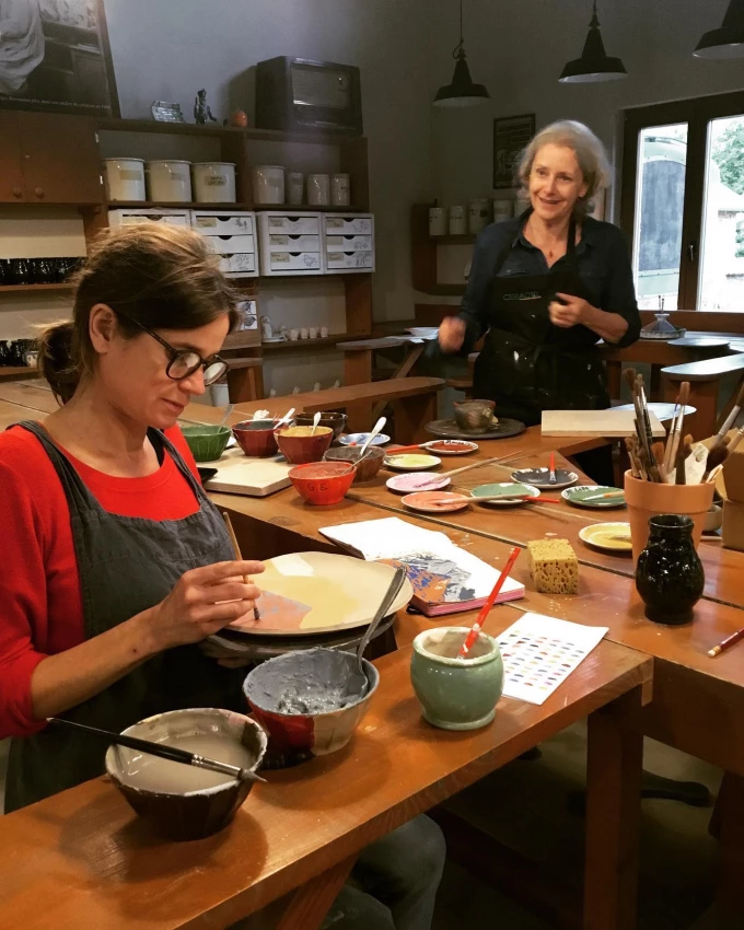 Les ateliers de c&eacute;ramique au mus&eacute;e des techniques faienci&egrave;res Sarreguemines r&eacute;sidence de G&eacute;raldine Alibeu et C&eacute;cile Roumigui&egrave;re