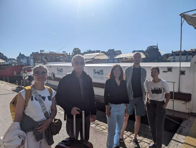 Mariette Navarro et Jean-Claude Mourlevat avec l&#039;équipage des Passerelles Marie-Hélène, David et Claire