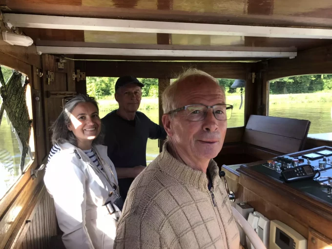 Mariette Navarro et Jean-Claude Mourlevat dans la timonerie avec Albert