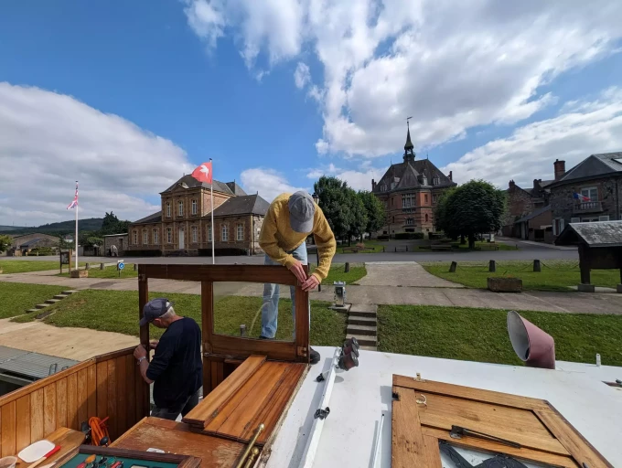 Remontage de la timonerie à Haybes