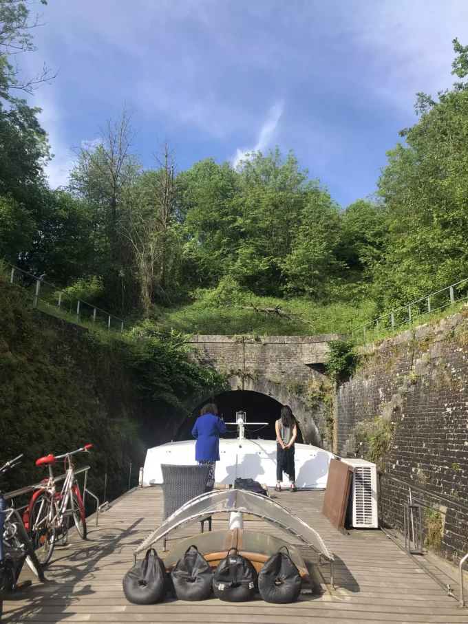 Entr&eacute;e dans la vo&ucirc;te