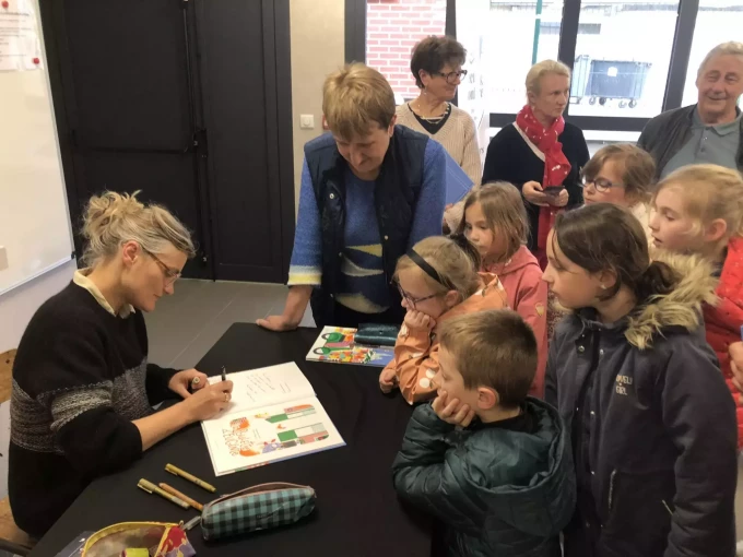 Séances de dédicaces avec Raphaële Frier, Asfeld