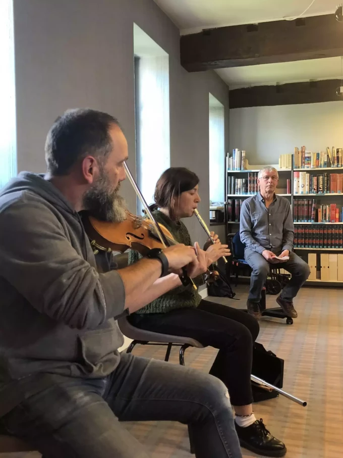 Boris et Marie-Hélène accompagnant la lecture de Jean-Claude Mourlevat, Givet
